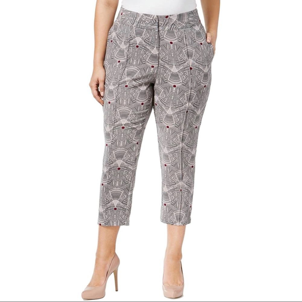 NWT Melissa Mccarthy Seven7 Geo Print Capri Pants